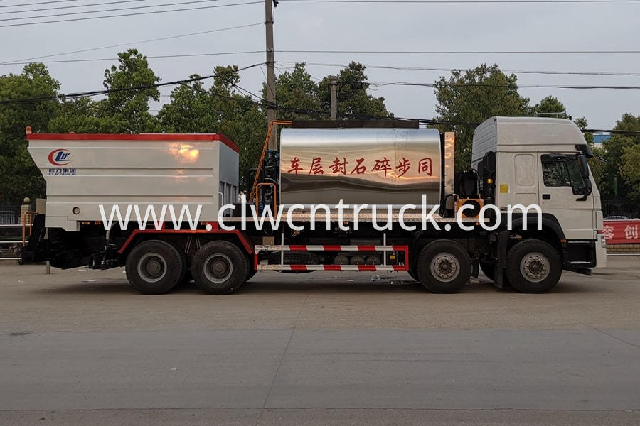 Bitumen And Gravel Synchronous Seal Truck 1